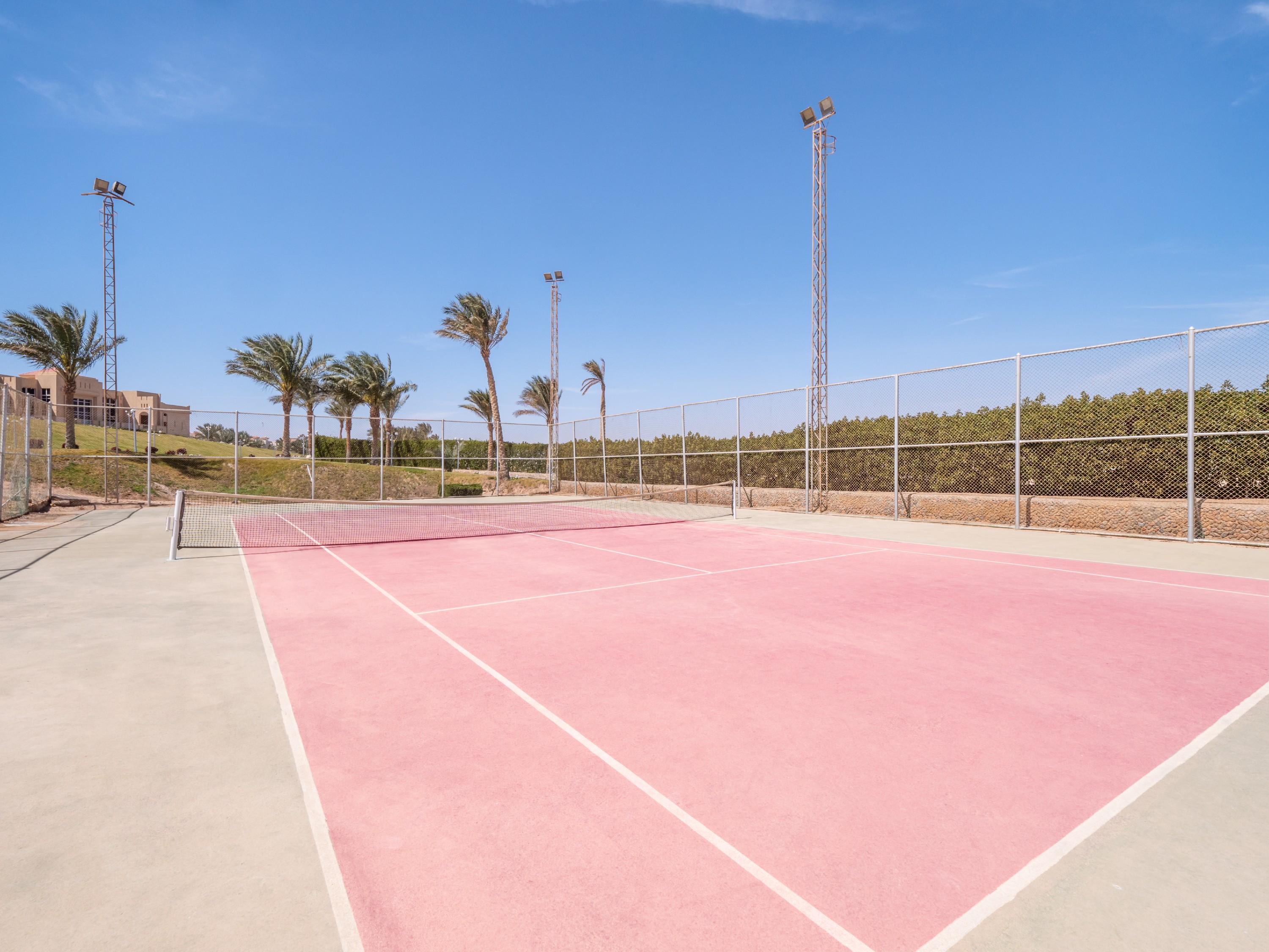 Serenity Alpha Beach - Ex Serenity Makadi Beach Kültér fotó Tennis court at the resort